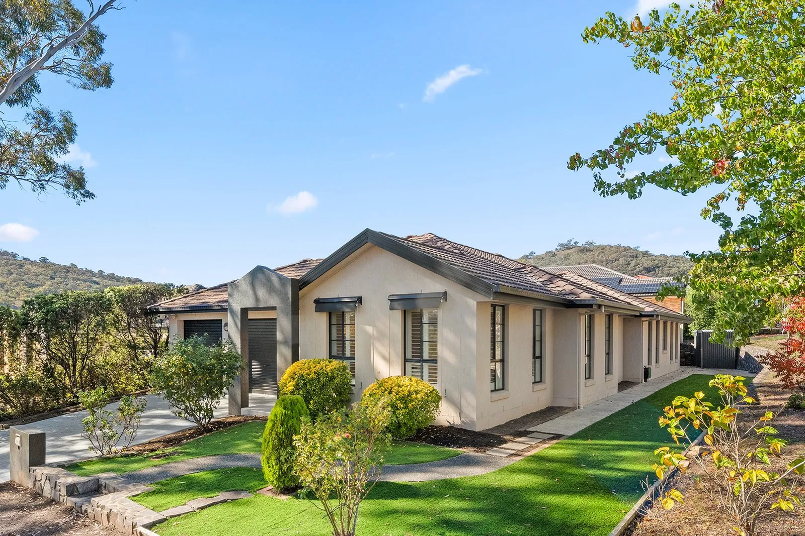 2 Silvan Lane, photo 2 of 12