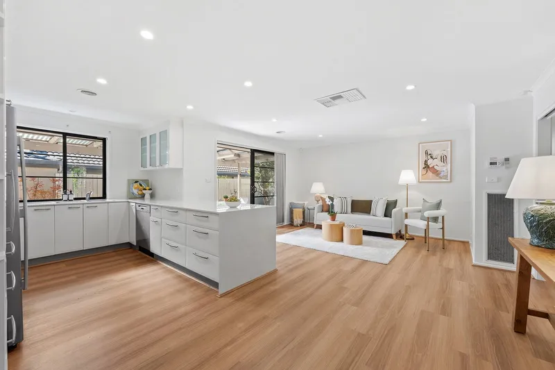 2 Silvan Lane, photo 9 of 12
