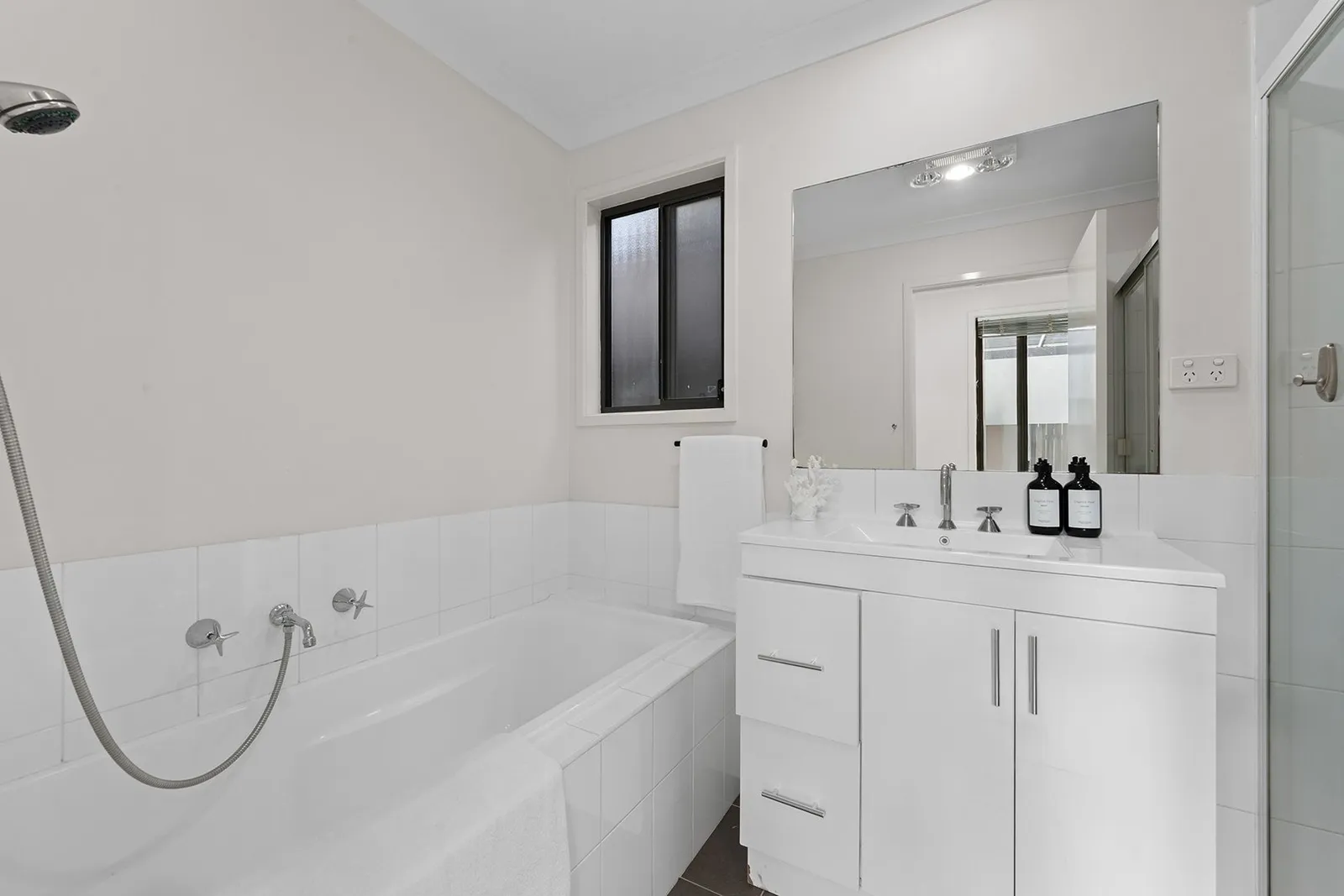 28 Eric De Salis Street, photo 10 of 12