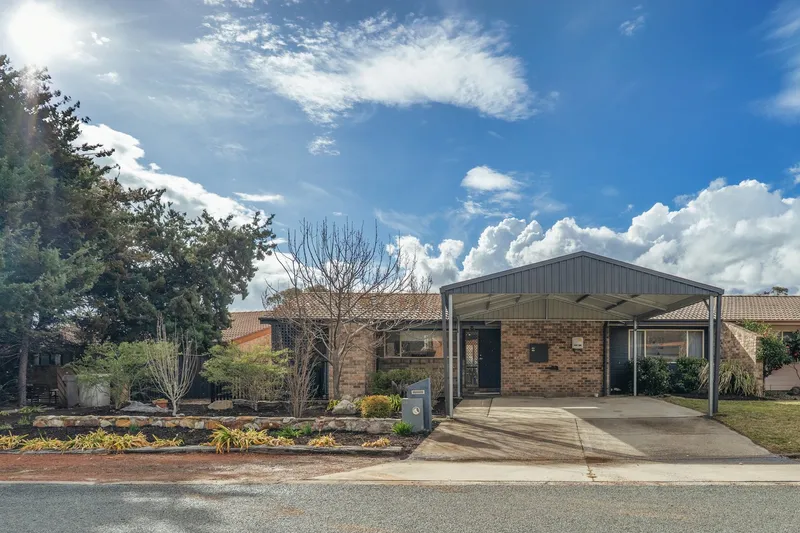 24 Mimosa Close, photo 3 of 12