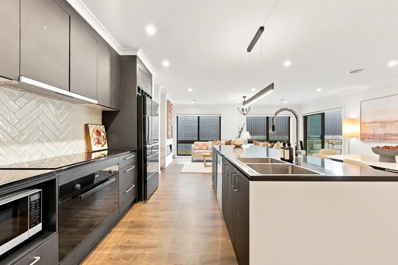 6 Kaylock Street, photo 9 of 12