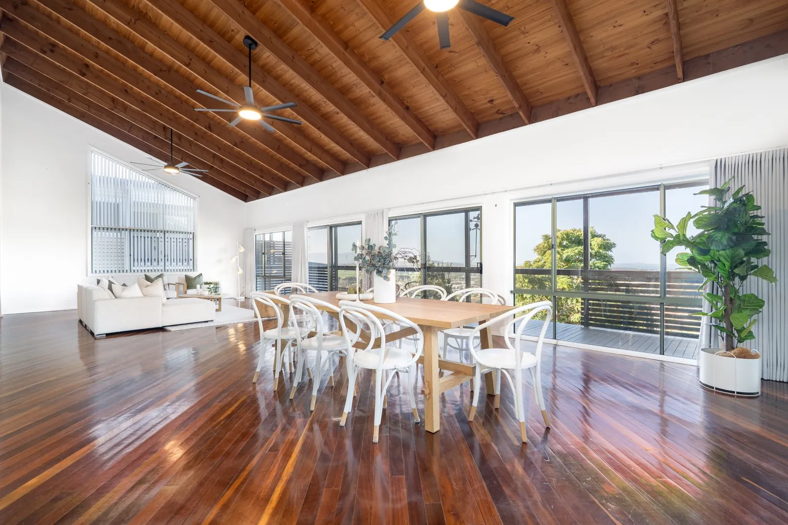 63 Scenic Crescent, photo 2 of 12