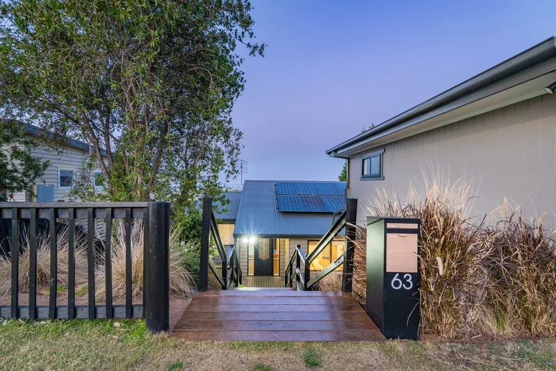 63 Scenic Crescent, photo 5 of 12