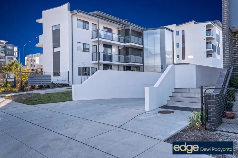 19/60 John Gorton Drive, photo 5 of 12