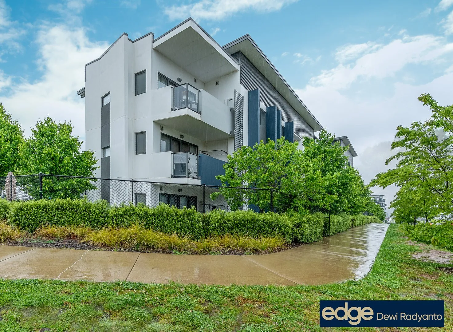 19/60 John Gorton Drive, photo 6 of 12